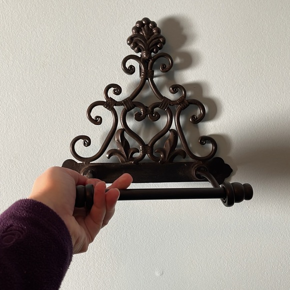 Towel handler - Picture 4 of 4